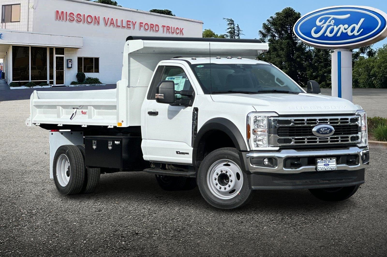 2025 Ford F-550SD DRW 2/3 Yard Dump Body