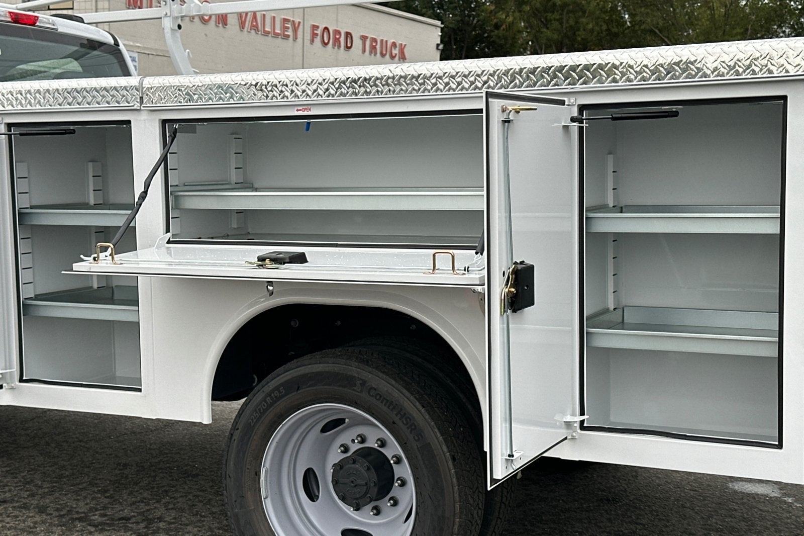 2024 Ford F-550SD DRW 11' Royal Service Body