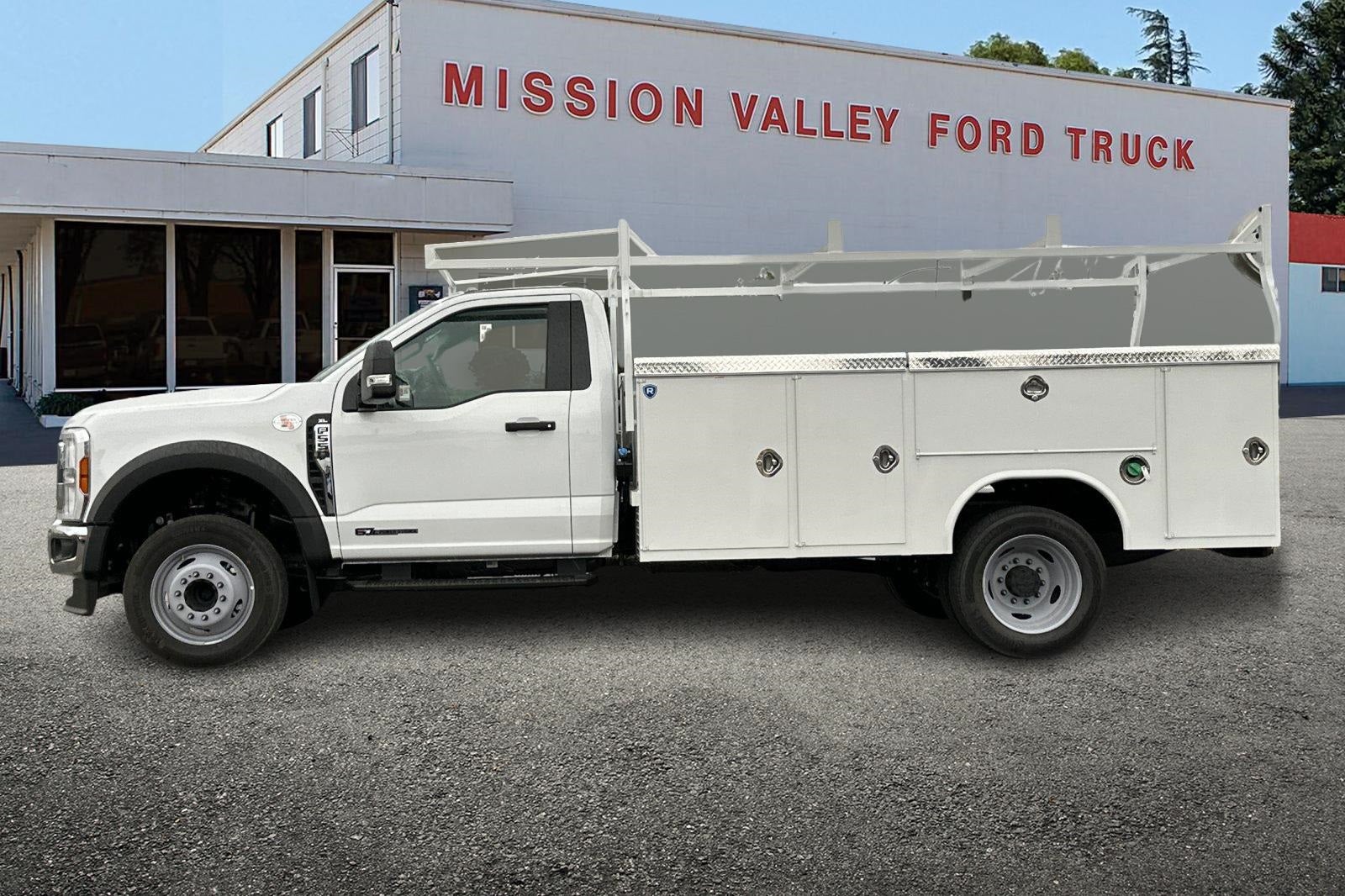 2024 Ford F-550SD DRW 11' Royal Service Body
