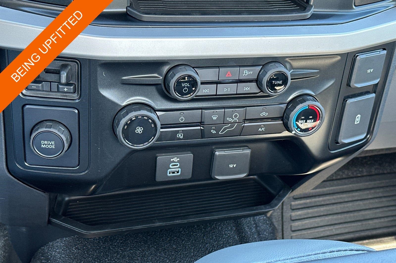 2025 Ford F-550SD DRW 2D Standard 2/3 Yard Dump