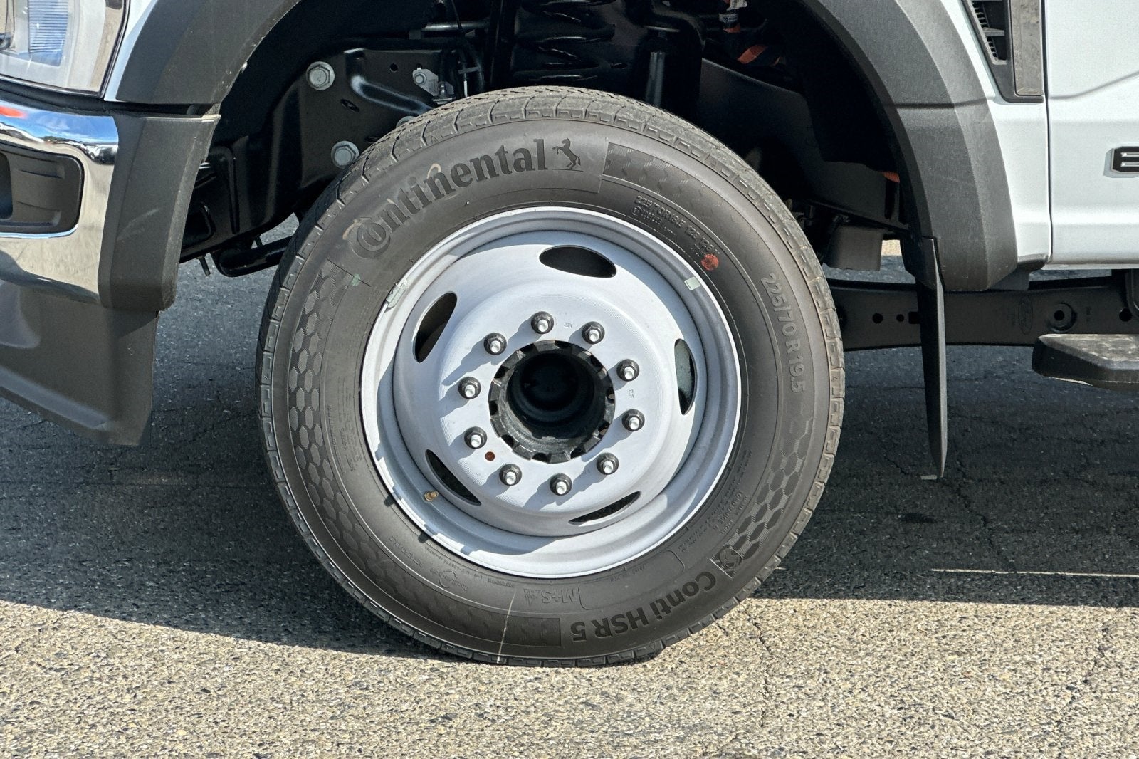 2025 Ford F-550SD DRW 2D Standard 2/3 Yard Dump