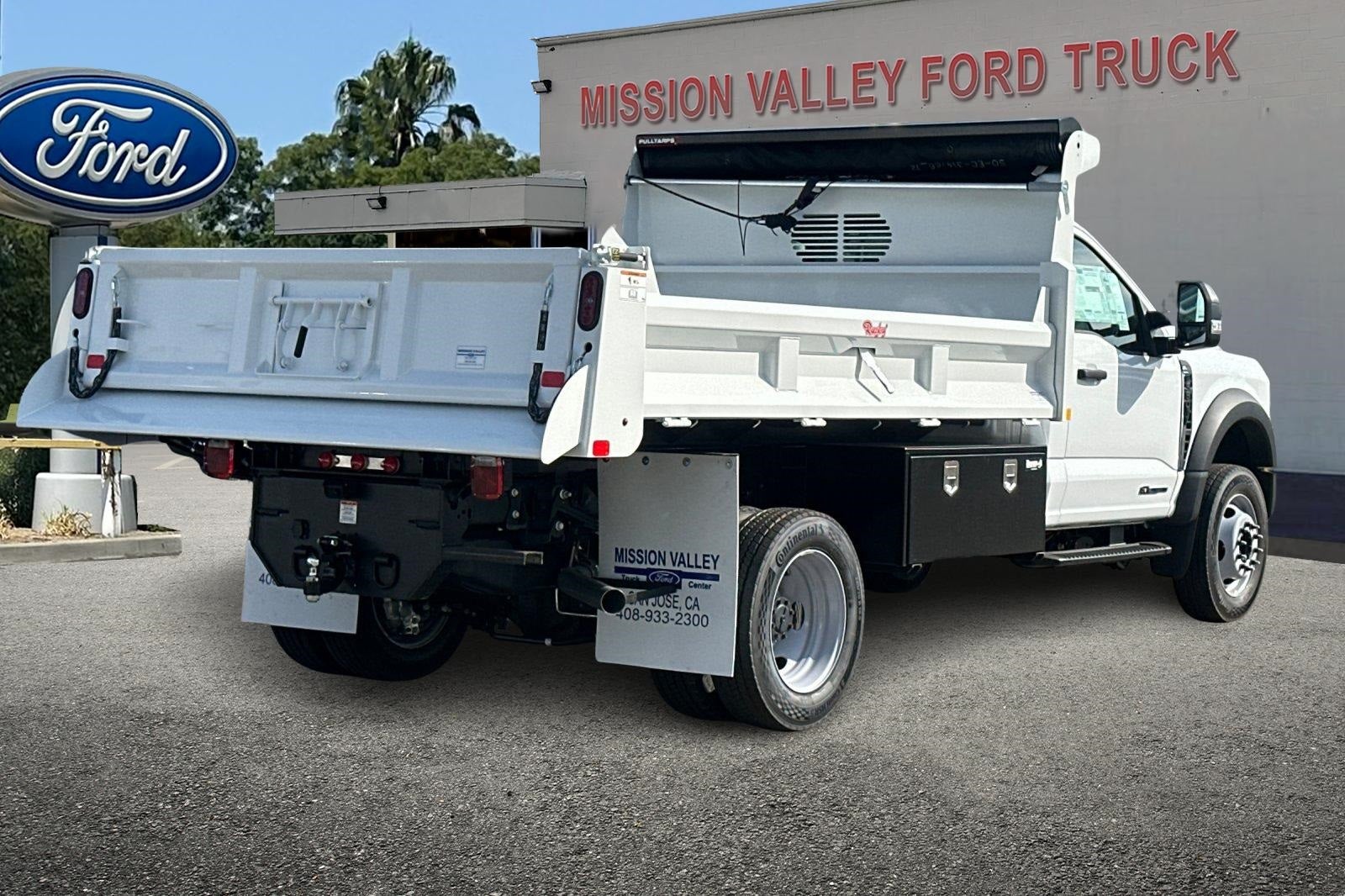 2025 Ford F-550SD DRW 2D Standard 2/3 Yard Dump