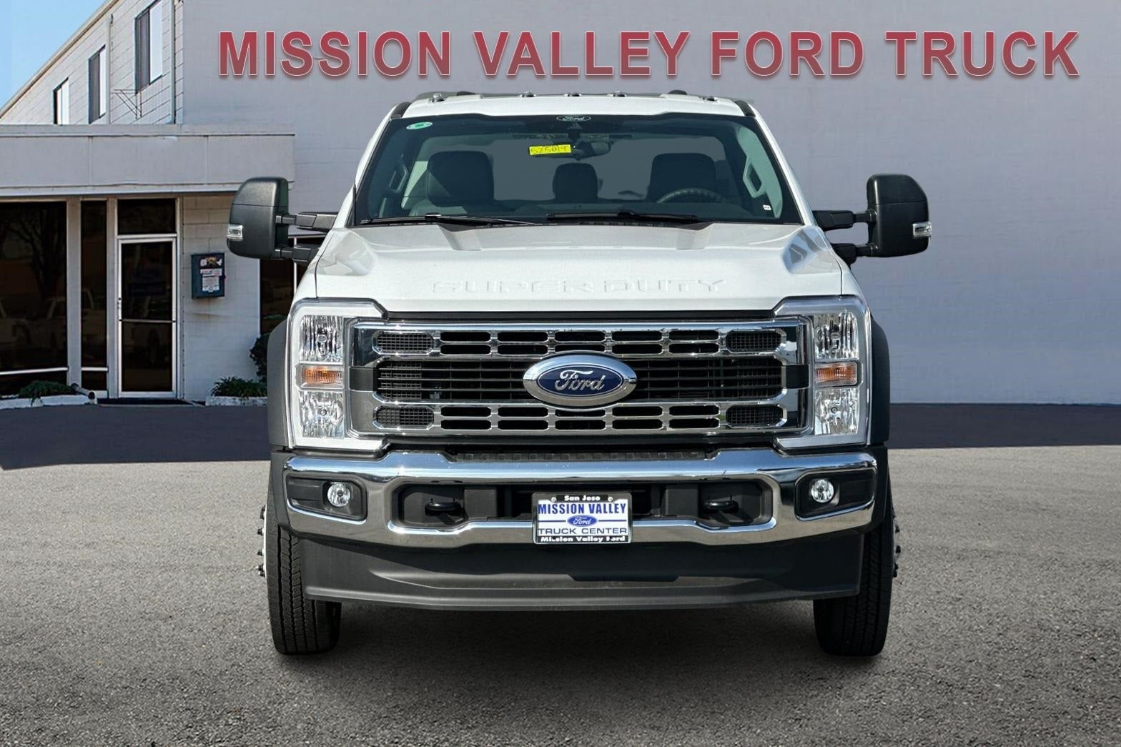 2025 Ford F-550SD DRW 2D Standard 2/3 Yard Dump