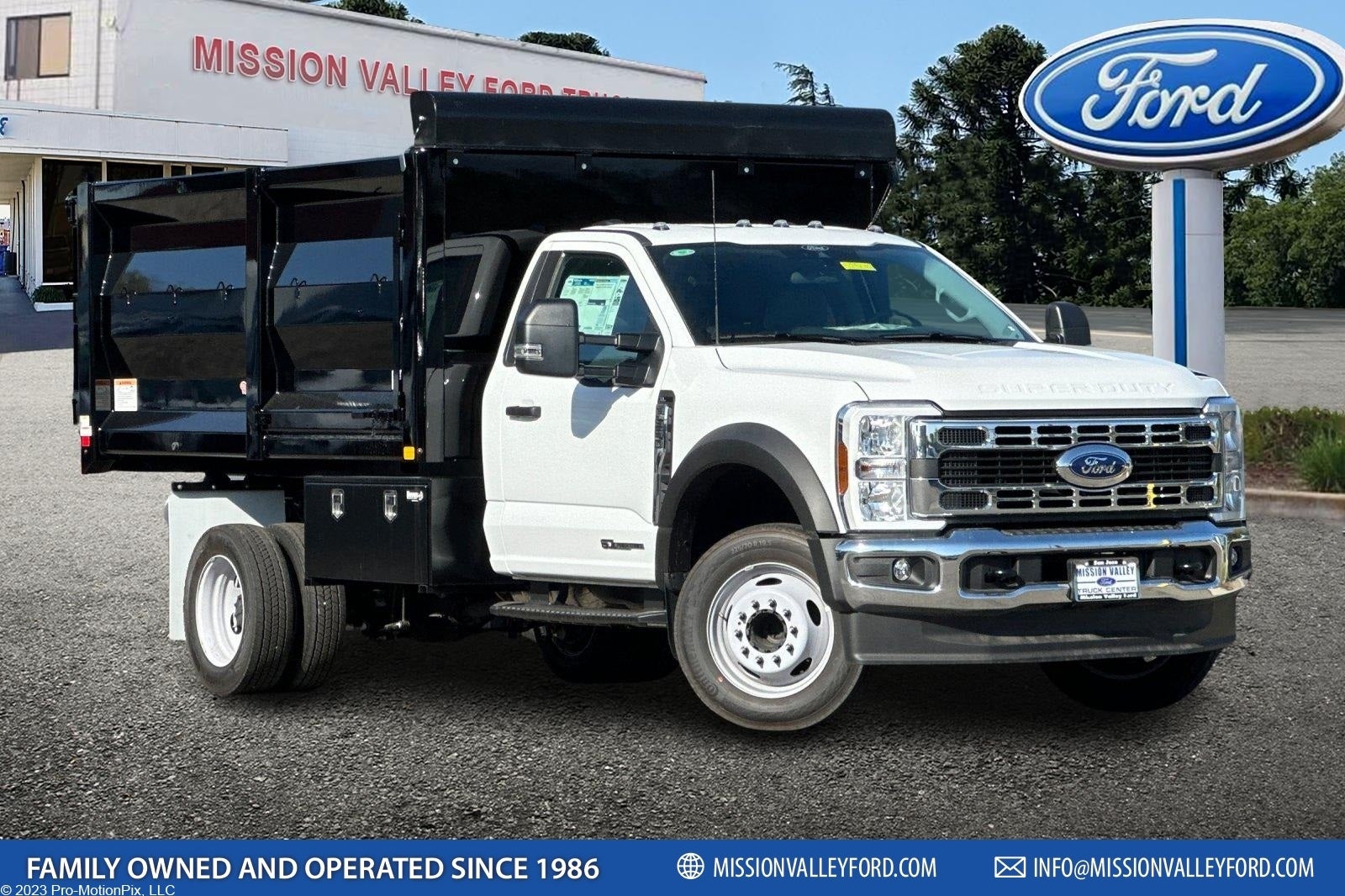 2025 Ford F-550SD DRW 2D Standard Cab/Cab & Chassis 12' Landscape Rugby Dump