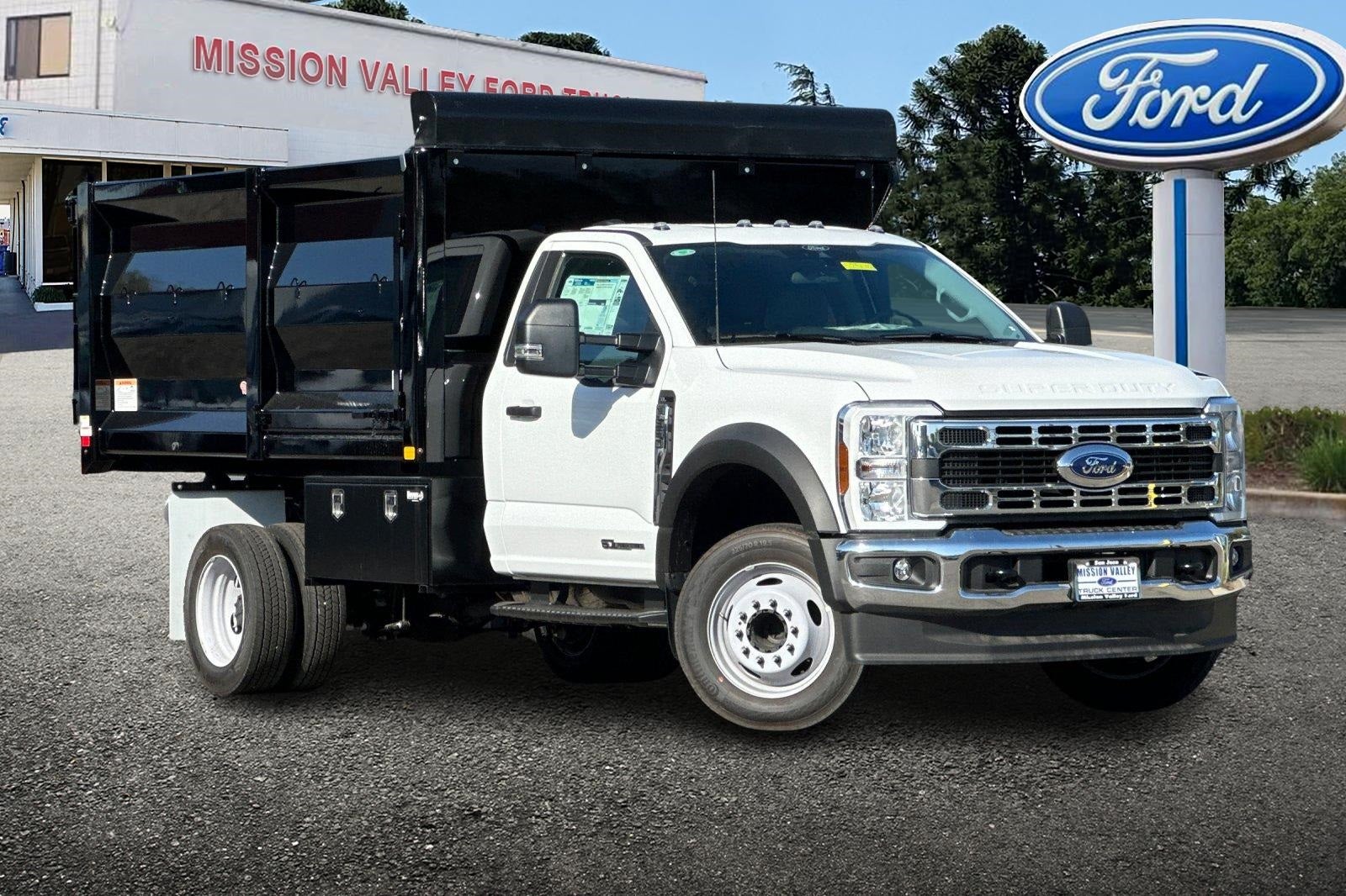 2025 Ford F-550SD DRW 2D Standard Cab/Cab & Chassis 12' Landscape Rugby Dump