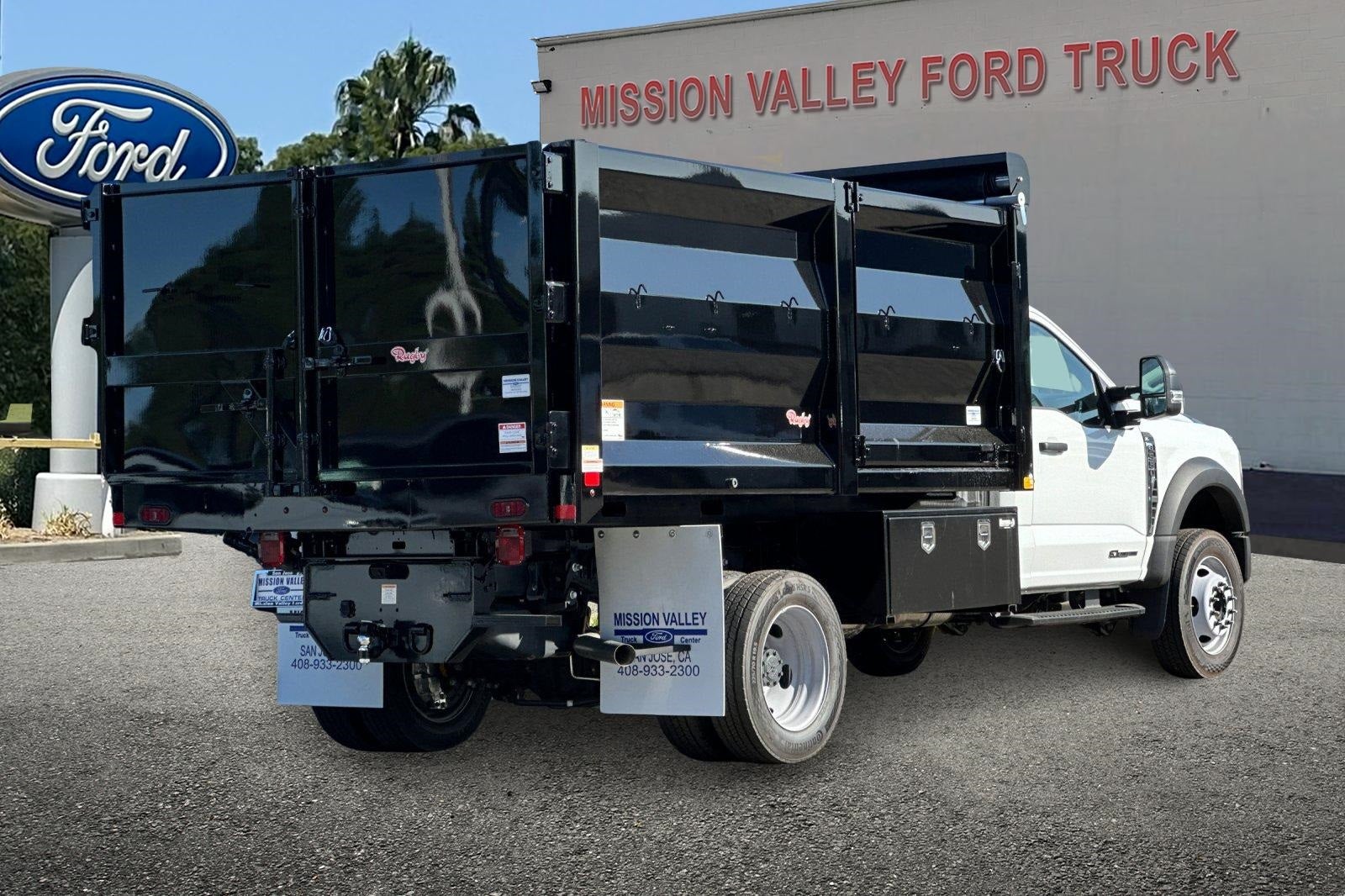 2025 Ford F-550SD DRW 2D Standard Cab/Cab & Chassis 12' Landscape Rugby Dump