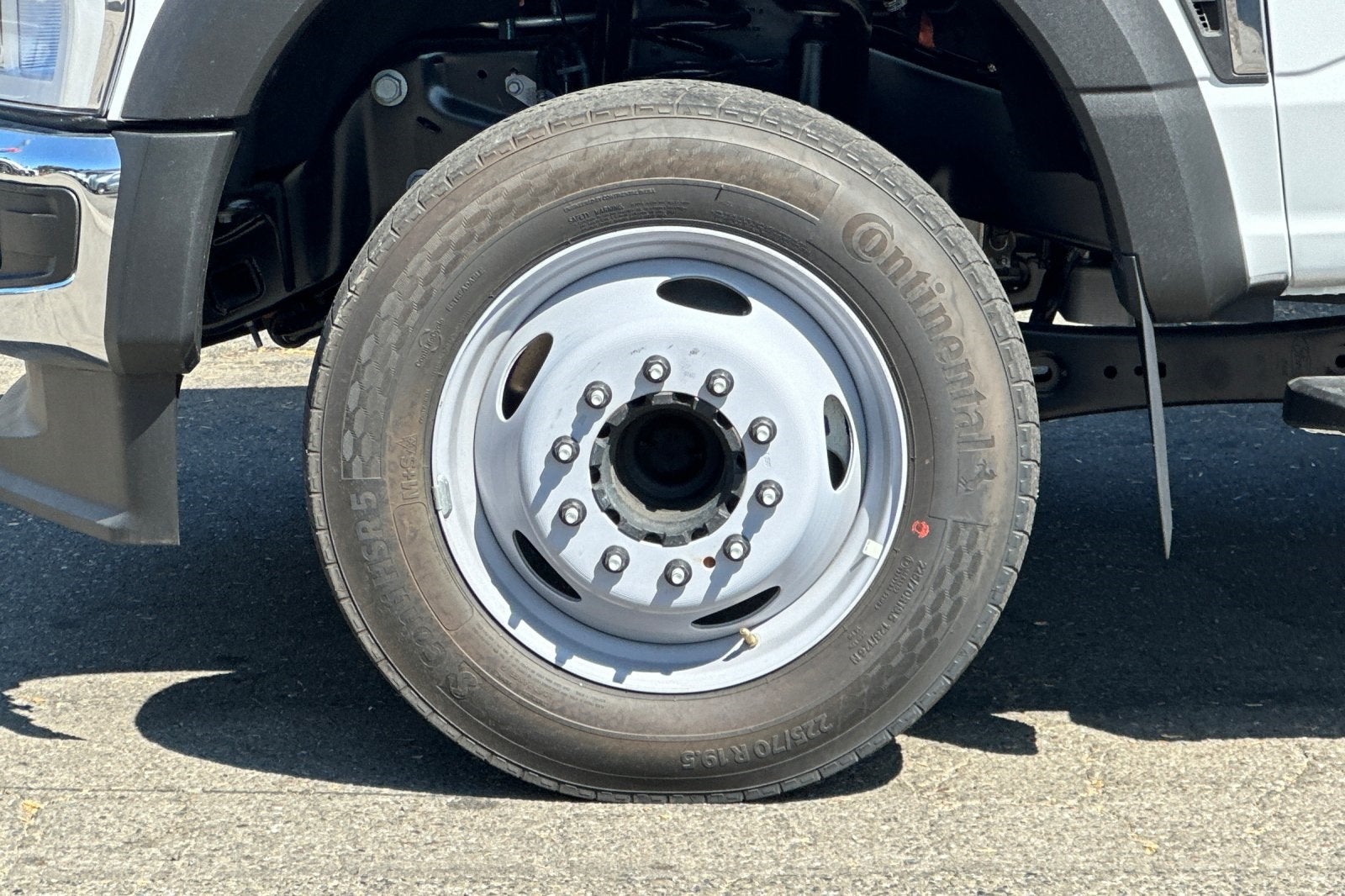 2025 Ford F-550SD XL DRW 2D Standard Cab/Cab & Chassis