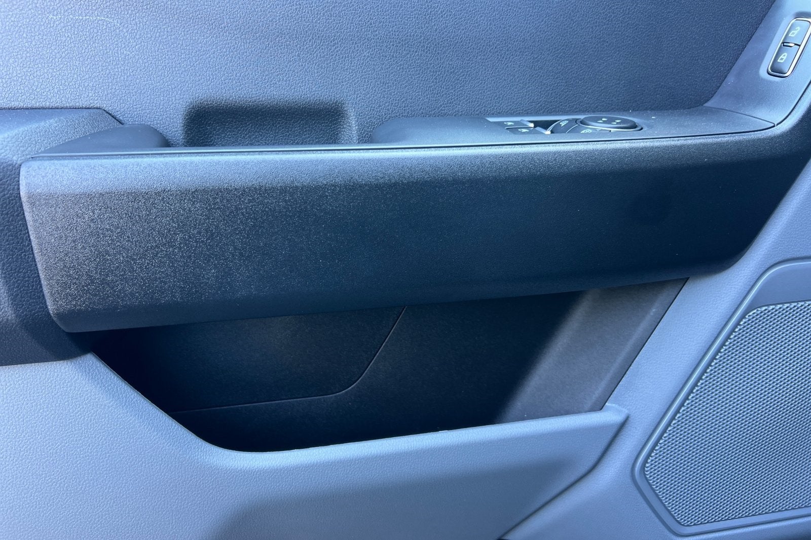 2025 Ford F-550SD XL DRW 2D Standard Cab/Cab & Chassis