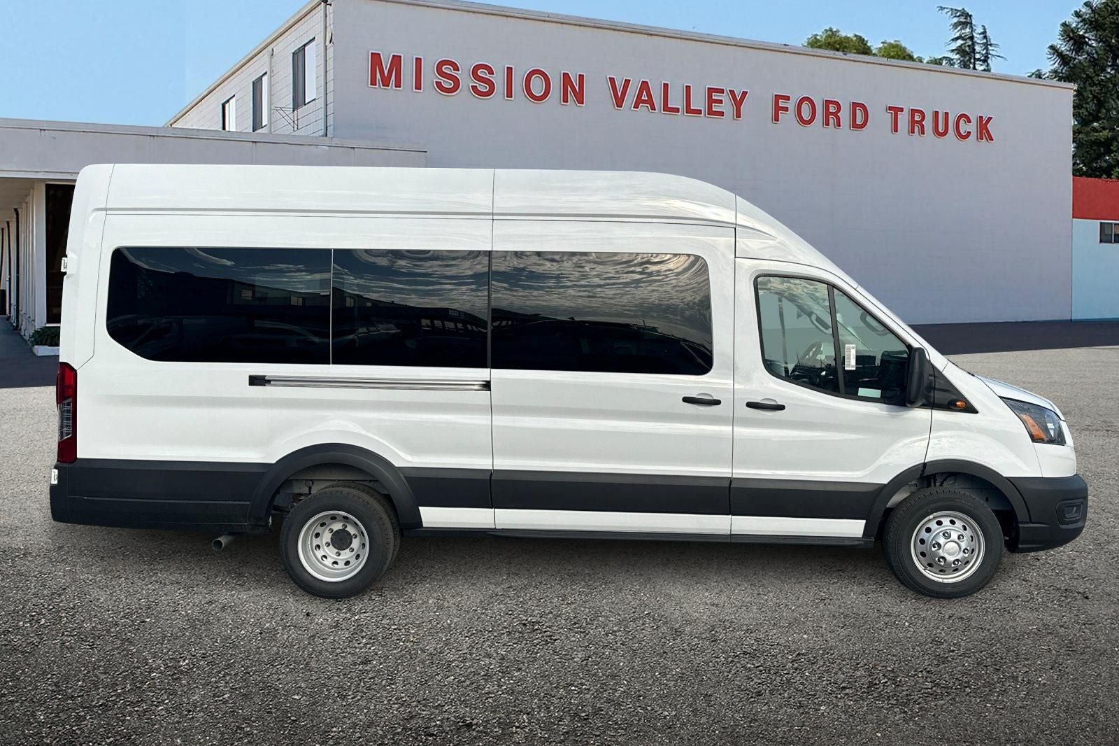 2025 Ford Transit-350 XL