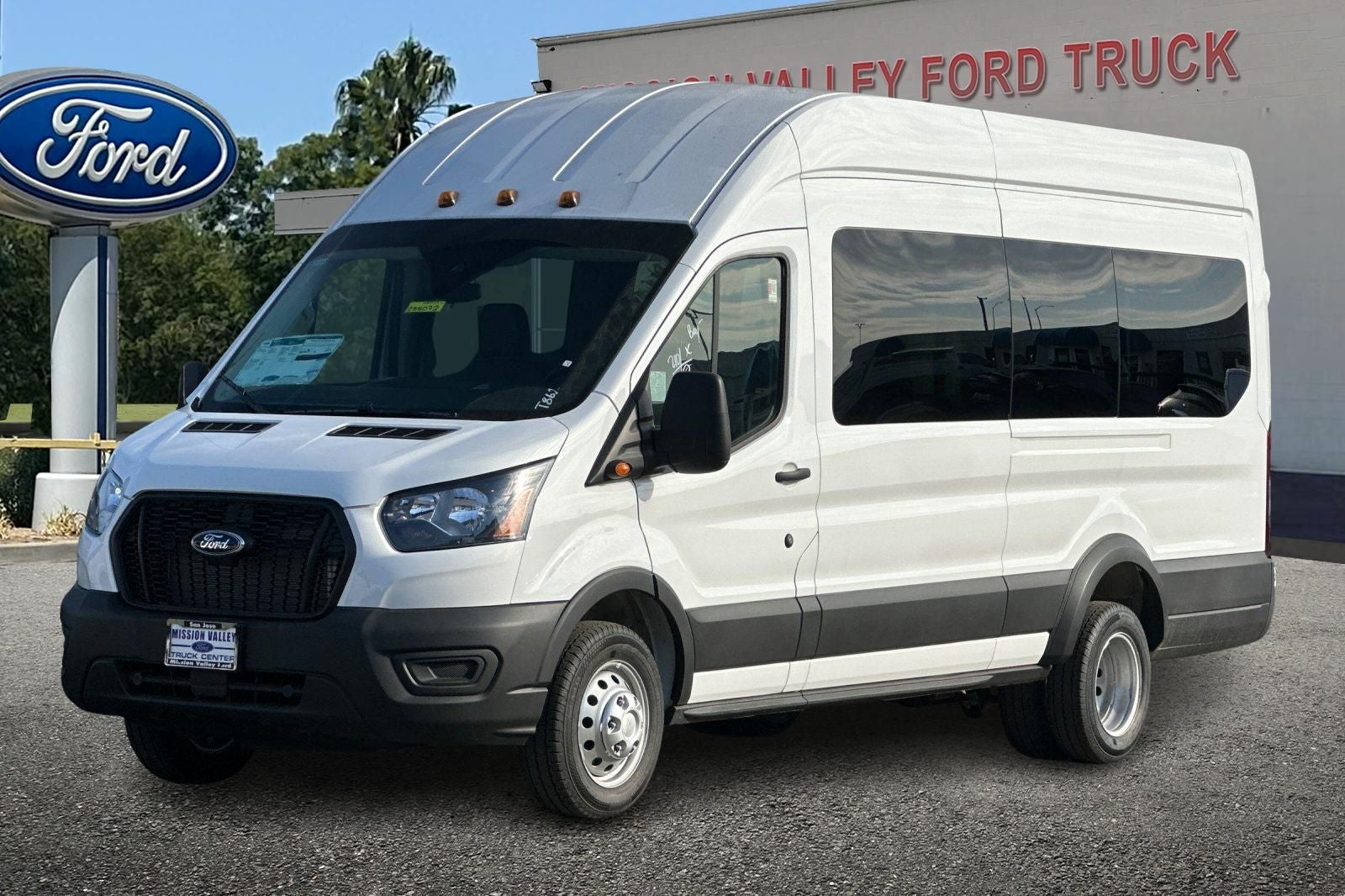 2025 Ford Transit-350 XL