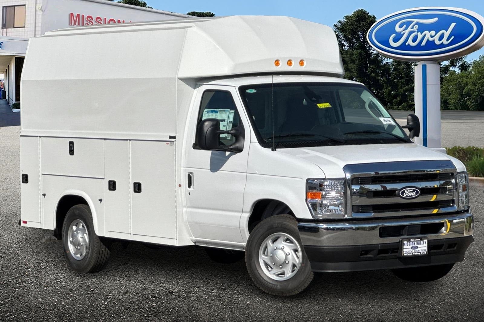 2026 Ford E-350SD Base Cutaway Knapheide KUV129SH HR