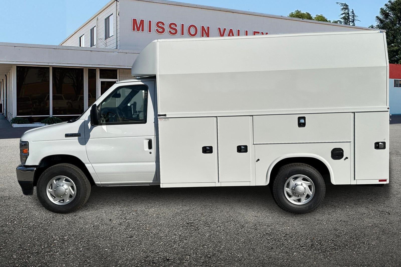 2026 Ford E-350SD Base Cutaway Knapheide KUV129SH HR