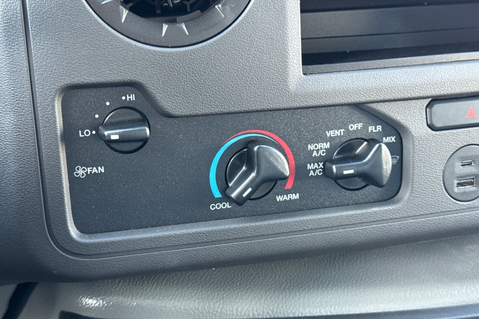 2026 Ford E-350SD Base Cutaway Knapheide KUV129SH HR