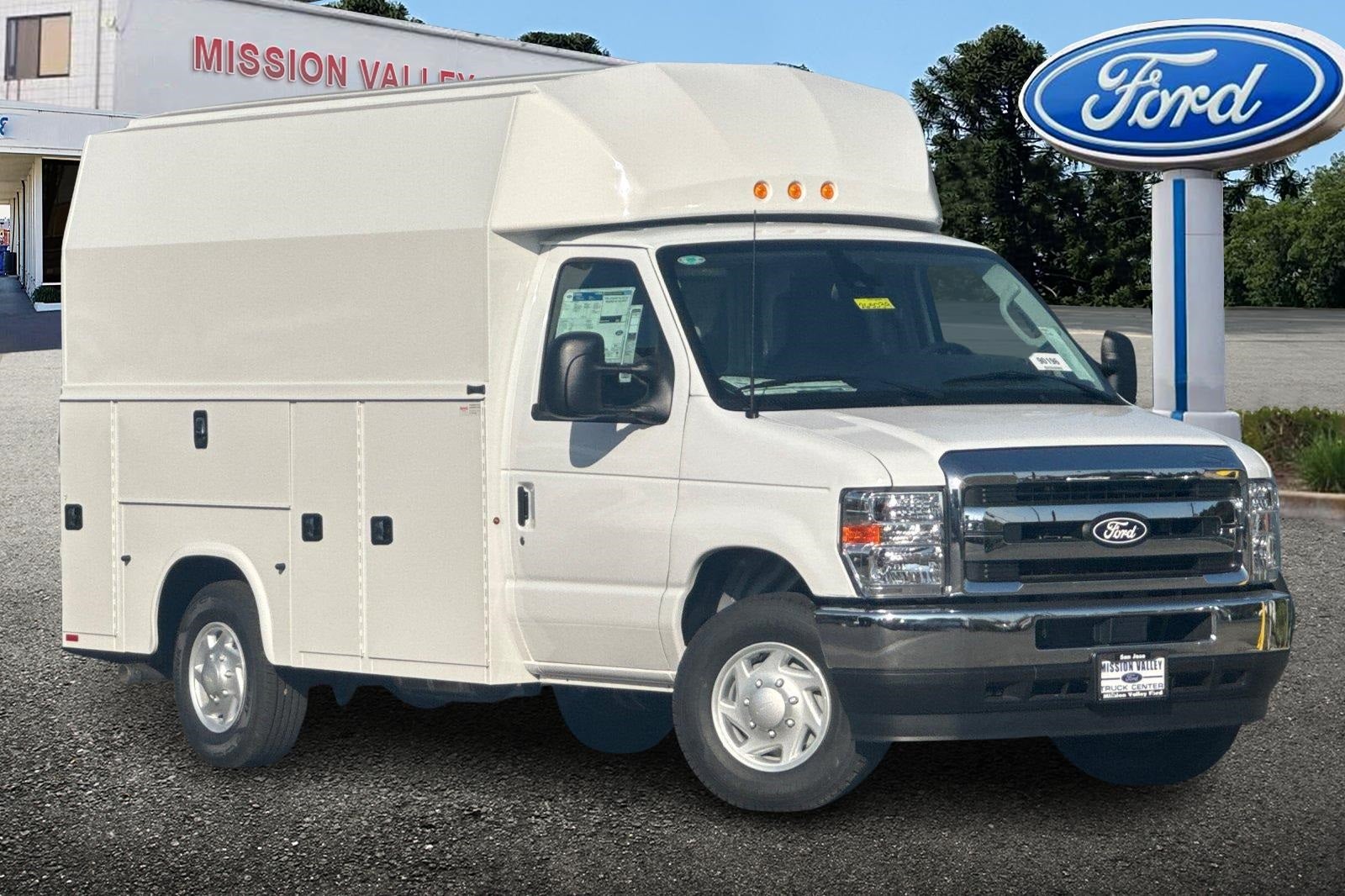 2026 Ford E-350SD Base Cutaway Knapheide KUV129SH HR