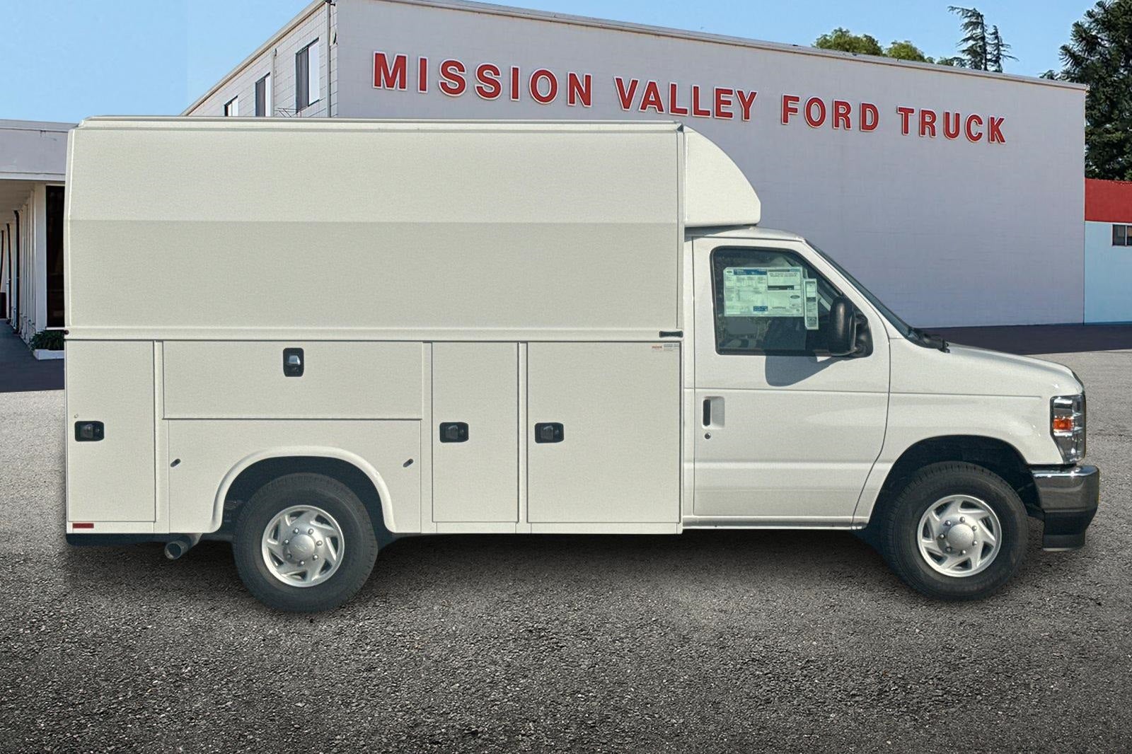 2026 Ford E-350SD Base Cutaway Knapheide KUV129SH HR