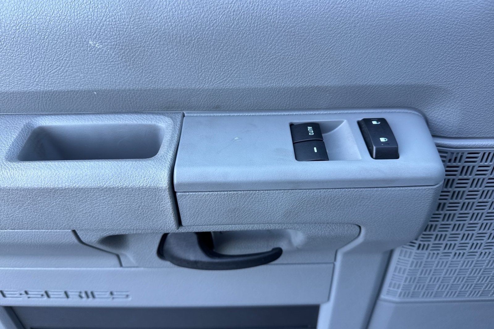 2026 Ford E-350SD Base Cutaway