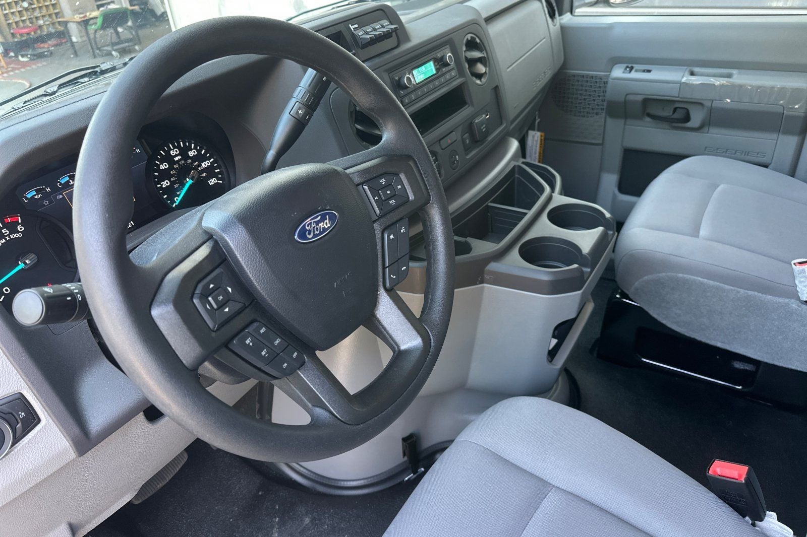 2027 Ford E-350SD Cutaway Knapheid KUV129SH