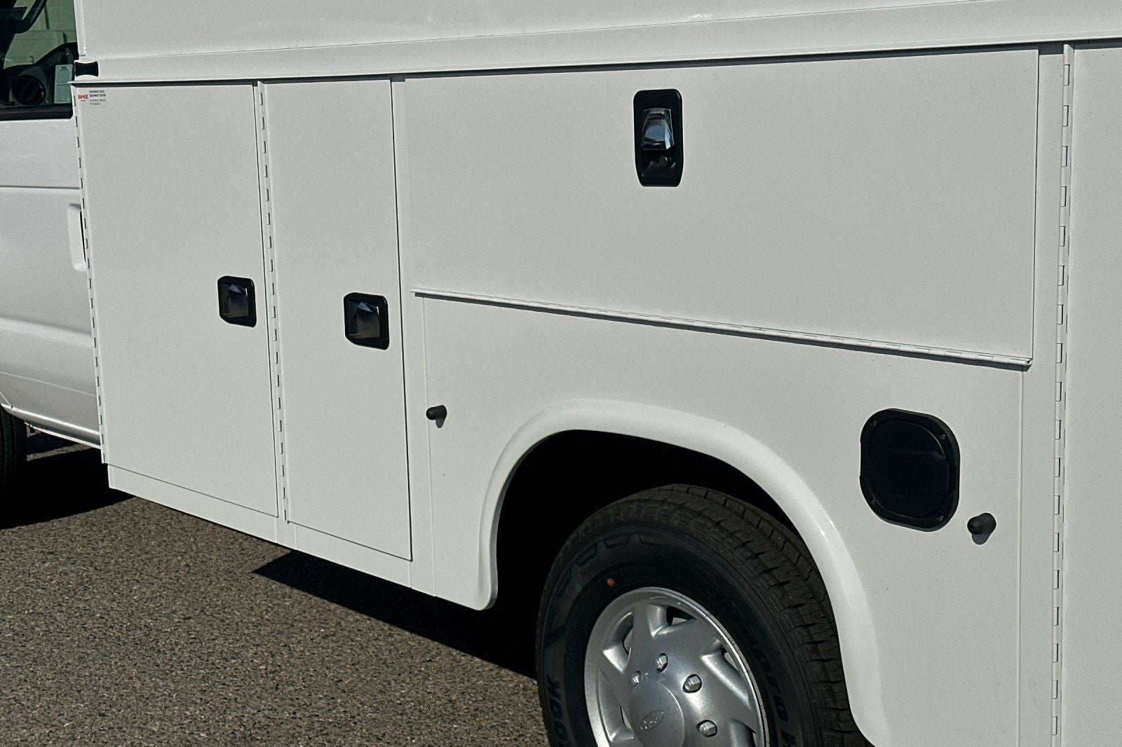 2027 Ford E-350SD Cutaway Knapheid KUV129SH