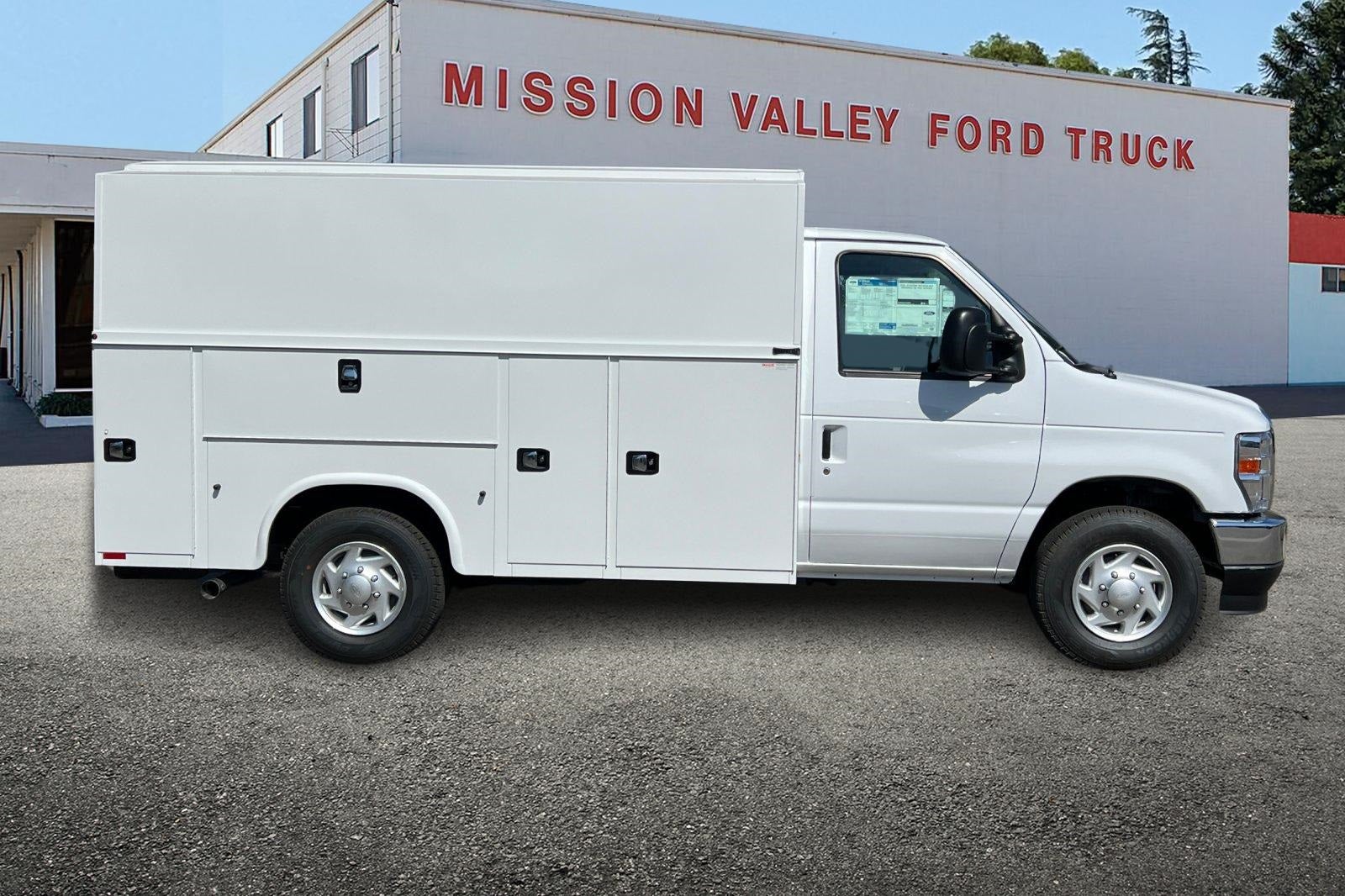 2026 Ford E-350SD Base Cutaway Knapheide KUV129SL Body