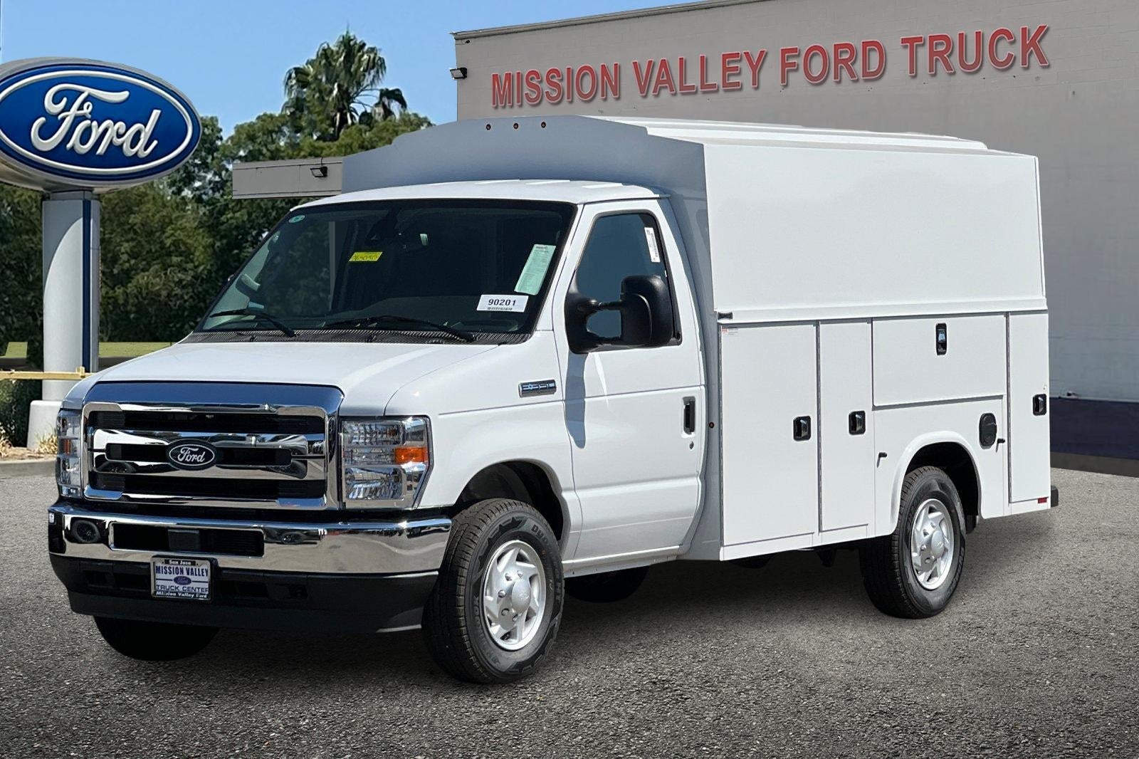 2026 Ford E-350SD Base Cutaway Knapheide KUV129SL Body