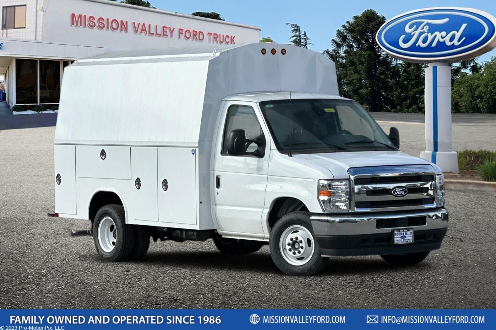 2026 Ford E-350SD Base Cutaway HR Royal KUV