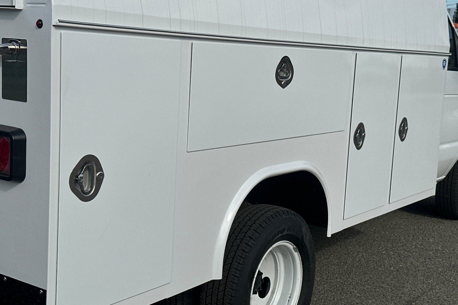 2026 Ford E-350SD Base Cutaway HR Royal KUV