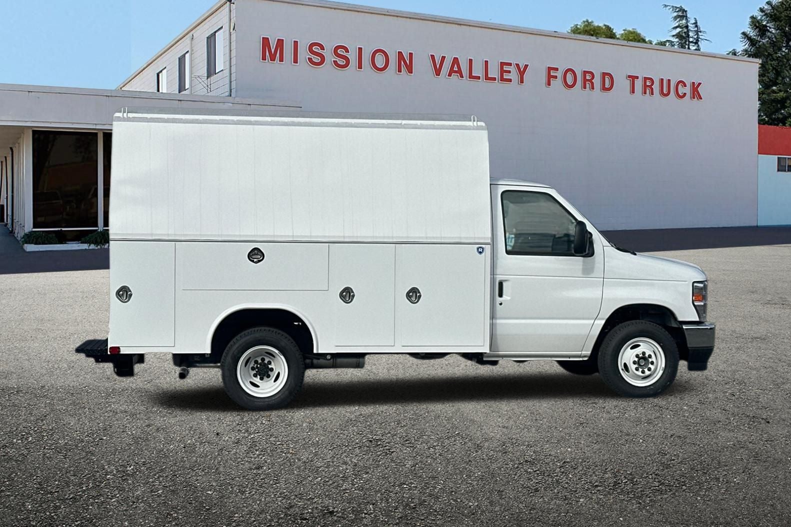 2026 Ford E-350SD Base Cutaway HR Royal KUV