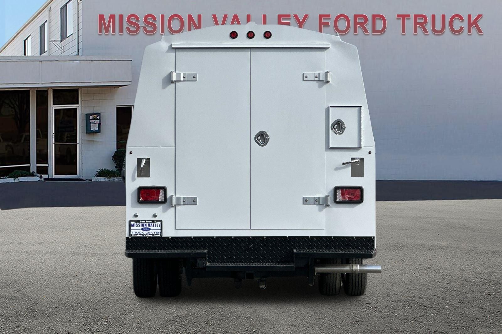 2026 Ford E-350SD Base Cutaway HR Royal KUV