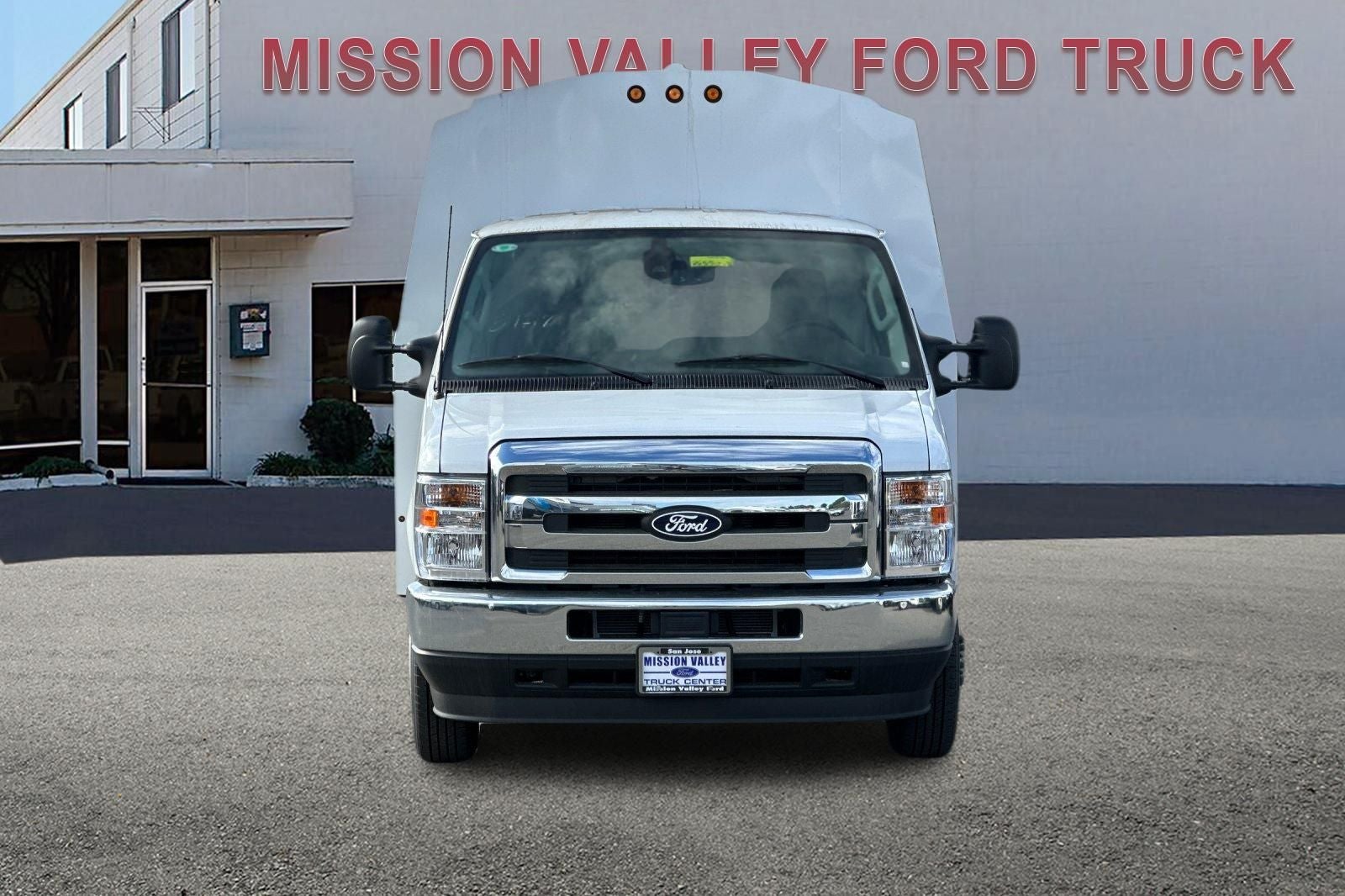 2026 Ford E-350SD Base Cutaway HR Royal KUV