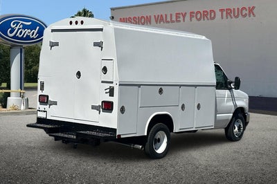2026 Ford E-350SD Base Cutaway Royal KUV HR