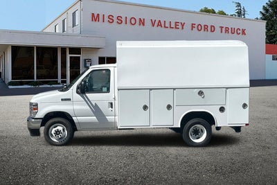 2026 Ford E-350SD Base Cutaway Royal KUV HR