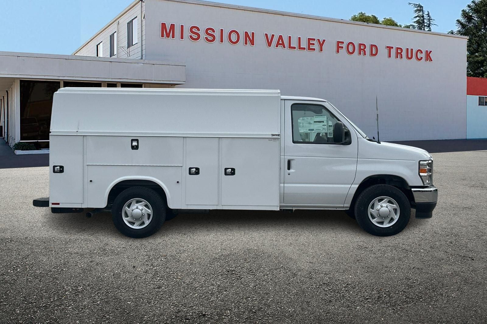 2026 Ford E-350SD Base Cutaway Knapheide KUV129SU
