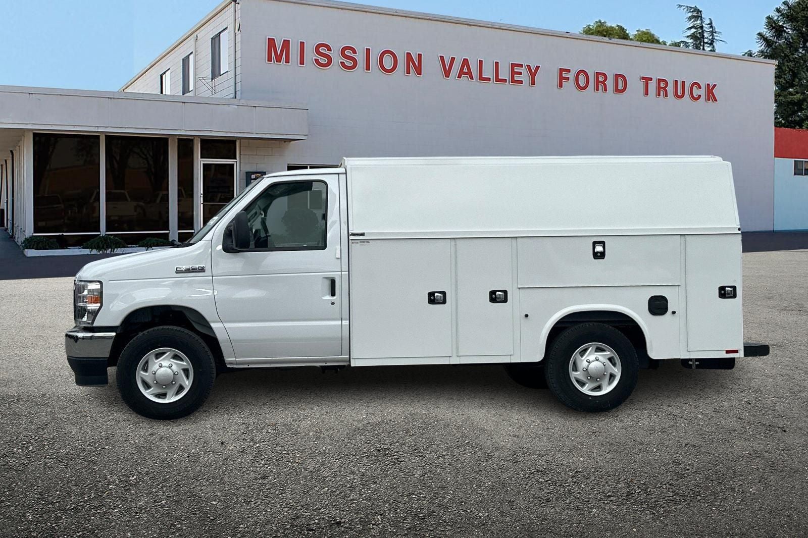 2026 Ford E-350SD Base Cutaway Knapheide KUV129SU