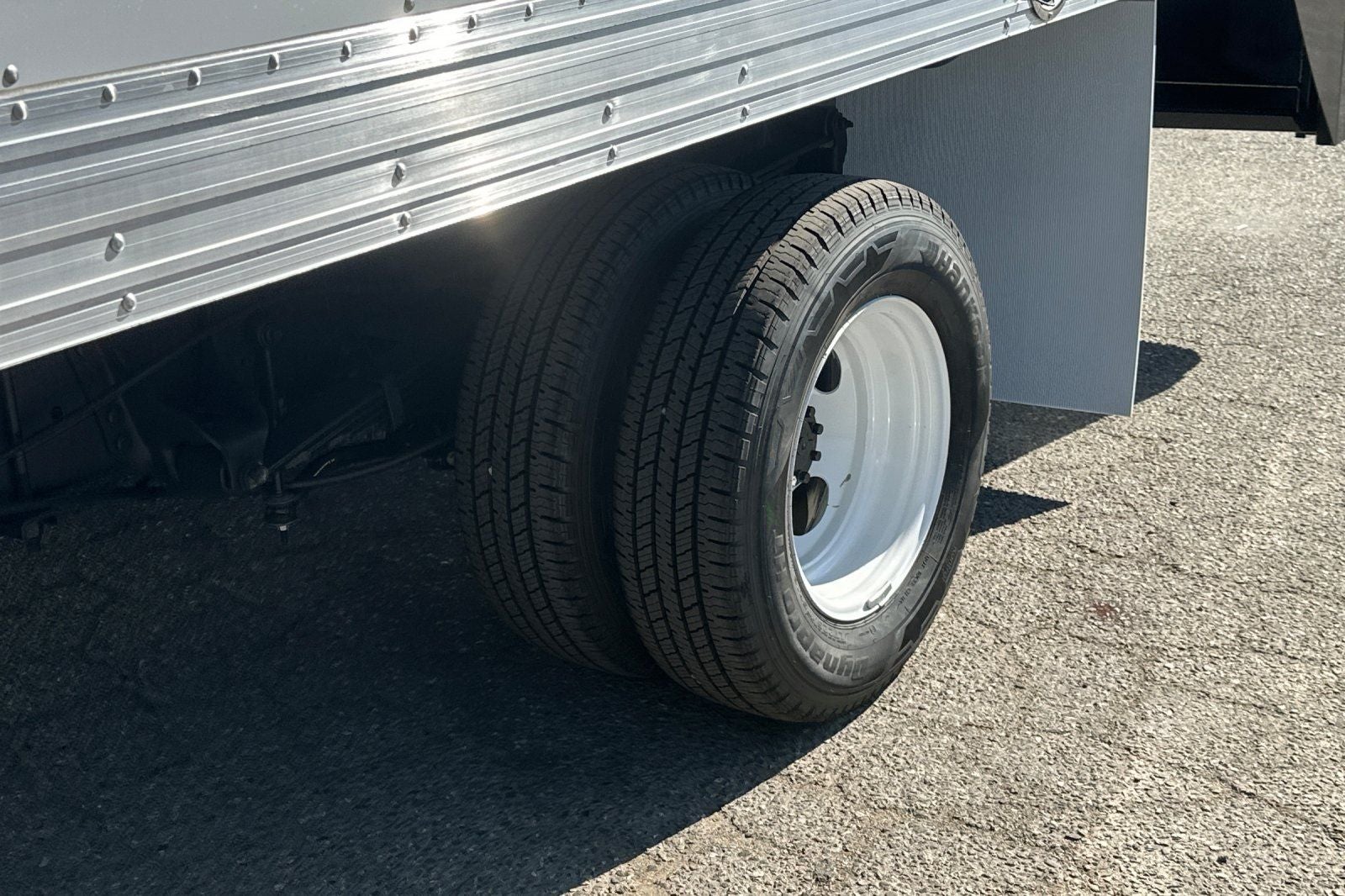 2027 Ford E-450SD Base 16' Marathon Box Truck