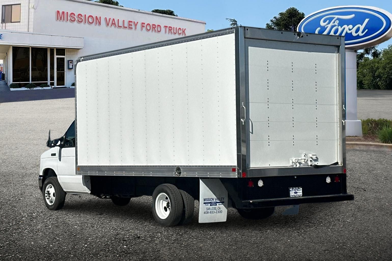 2027 Ford E-450SD Base 16' Marathon Box Truck