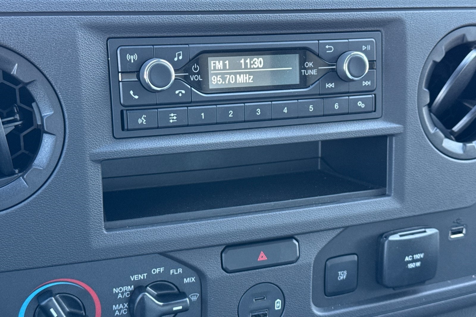 2026 Ford E-450SD Base 16' Marathon Box Truck