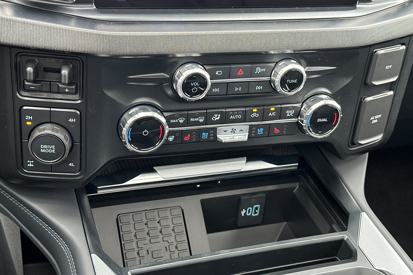 2025 Ford F-250SD Platinum