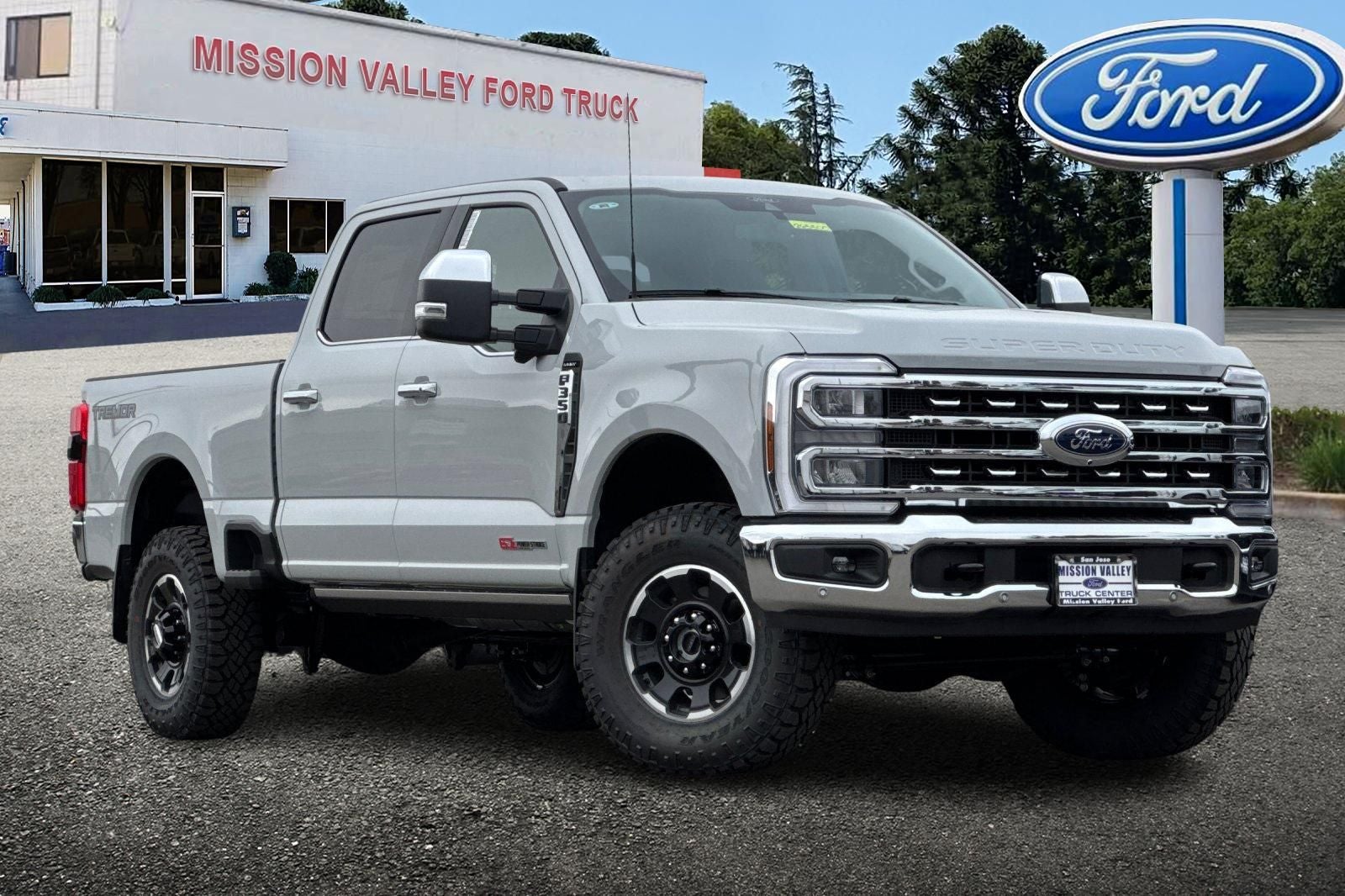 2026 Ford F-350SD Lariat