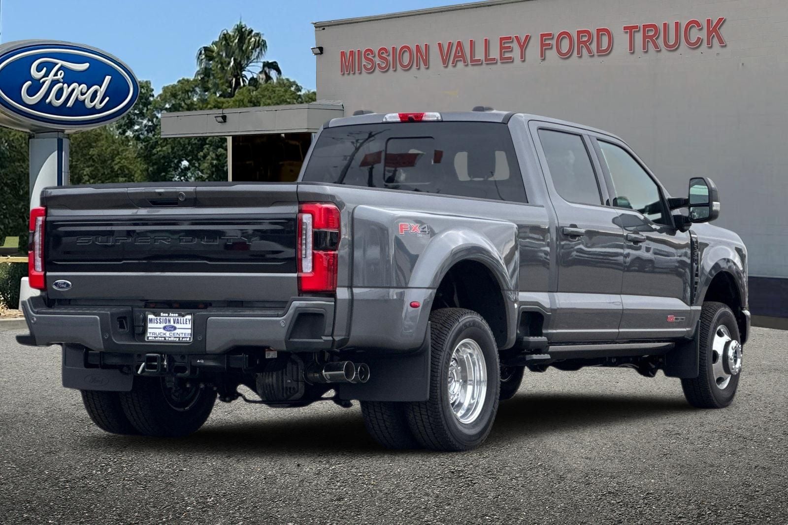 2026 Ford F-350SD Platinum DRW