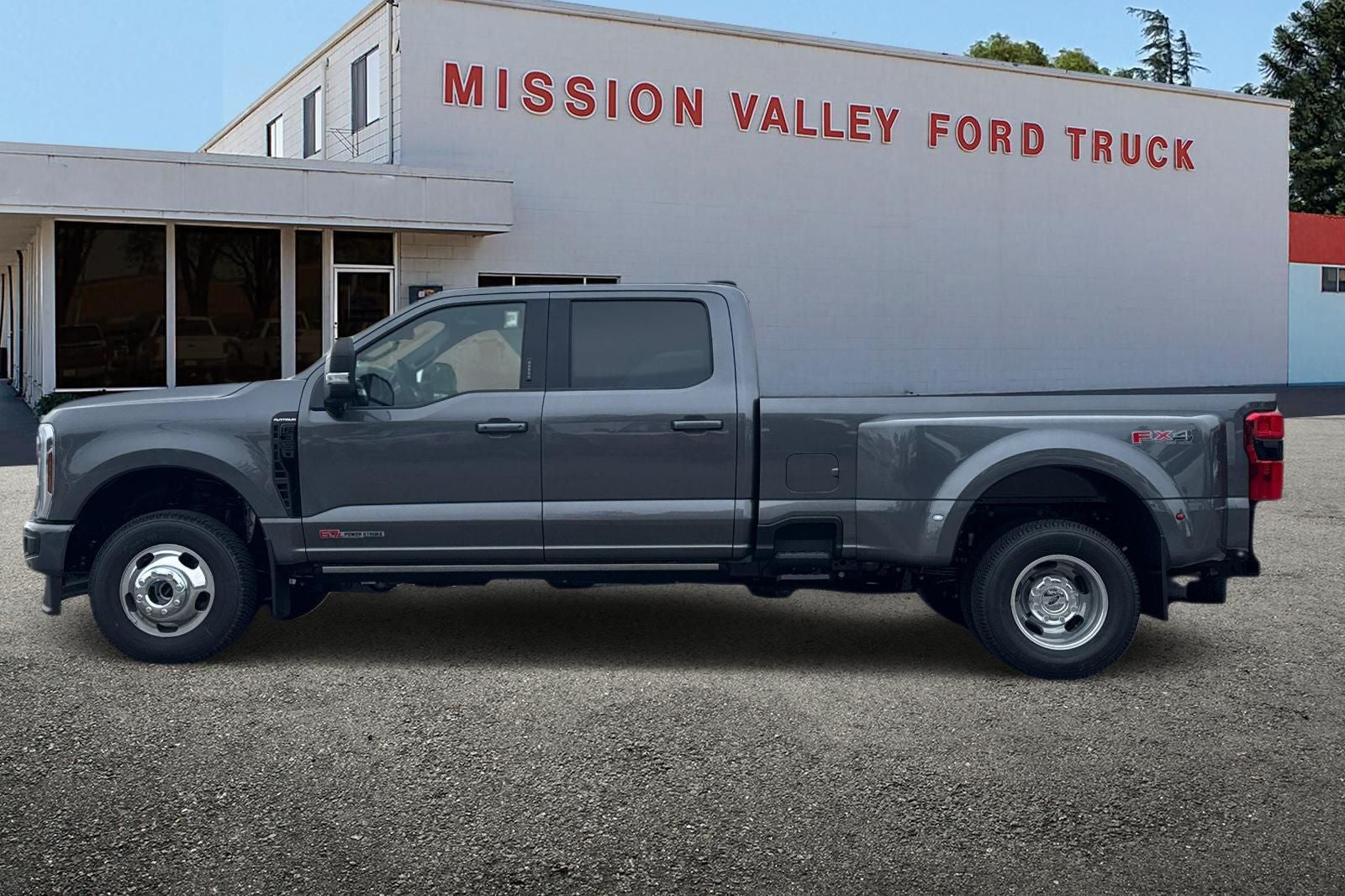 2026 Ford F-350SD Platinum DRW