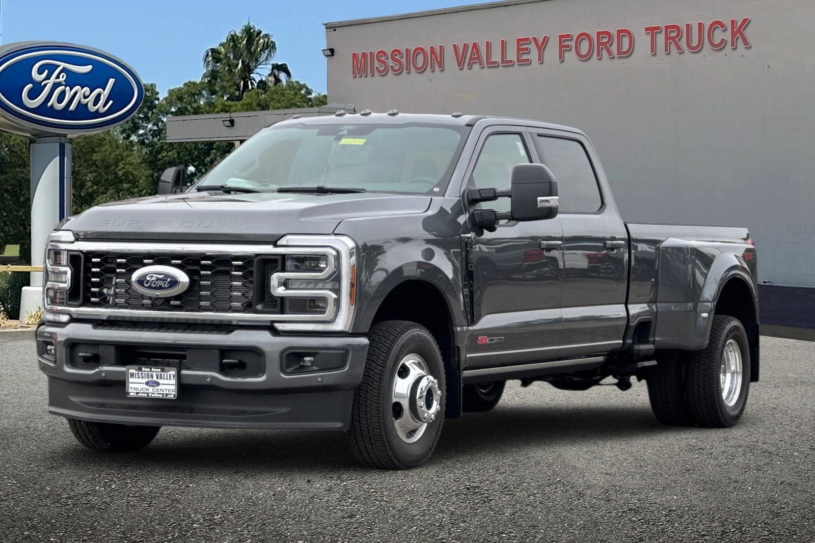 2026 Ford F-350SD Platinum DRW