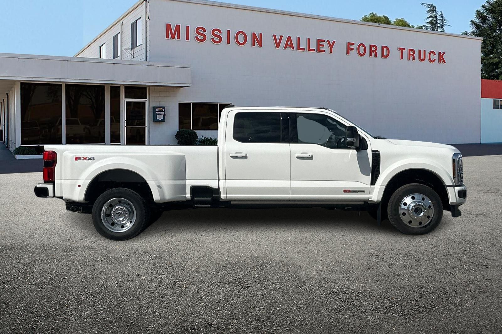 2026 Ford F-450SD Platinum DRW