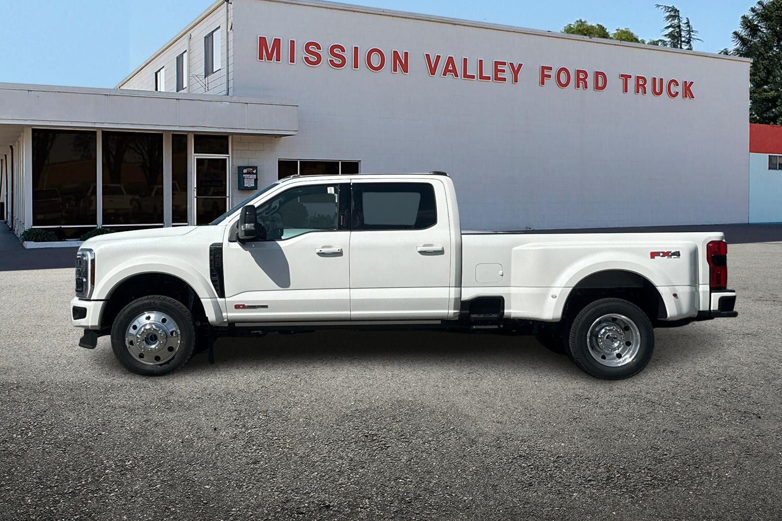 2026 Ford F-450SD Platinum DRW