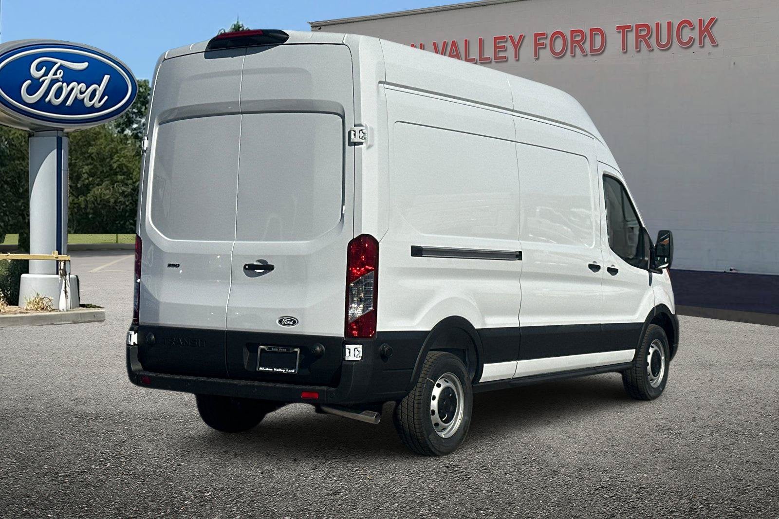 2027 Ford Transit-250 Base