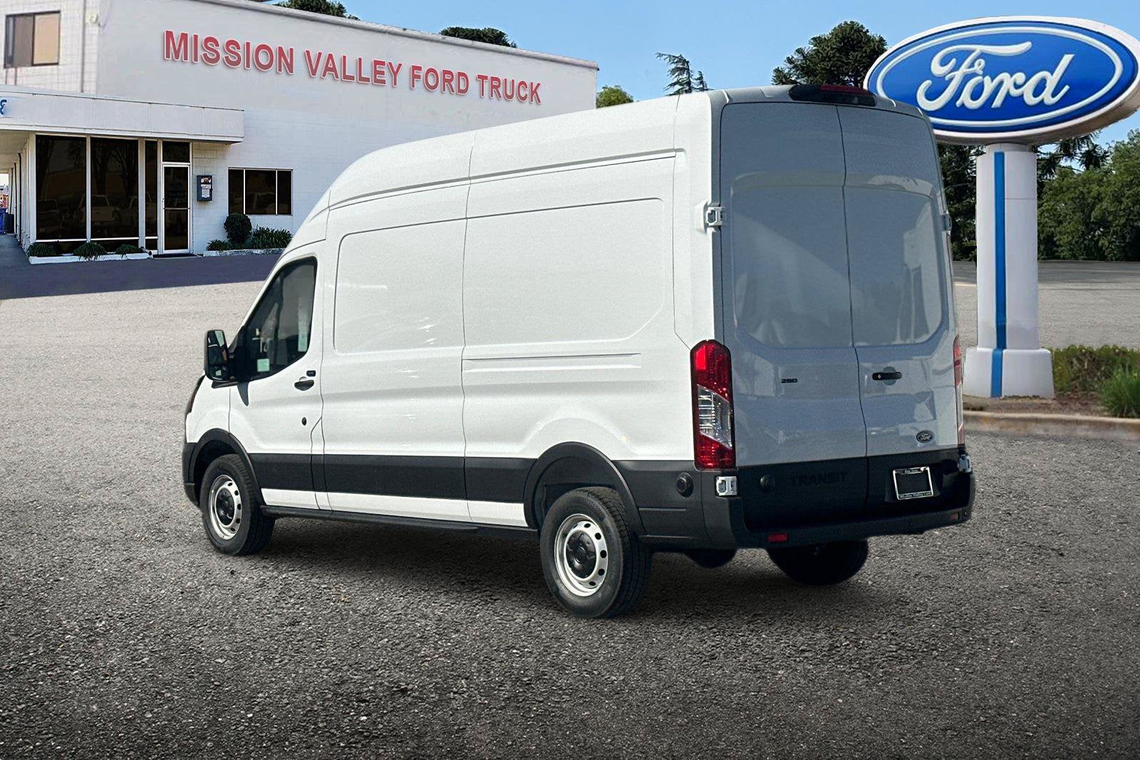 2027 Ford Transit-250 Base