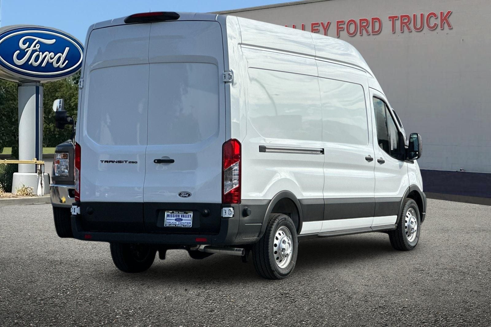 2026 Ford Transit-250 Base