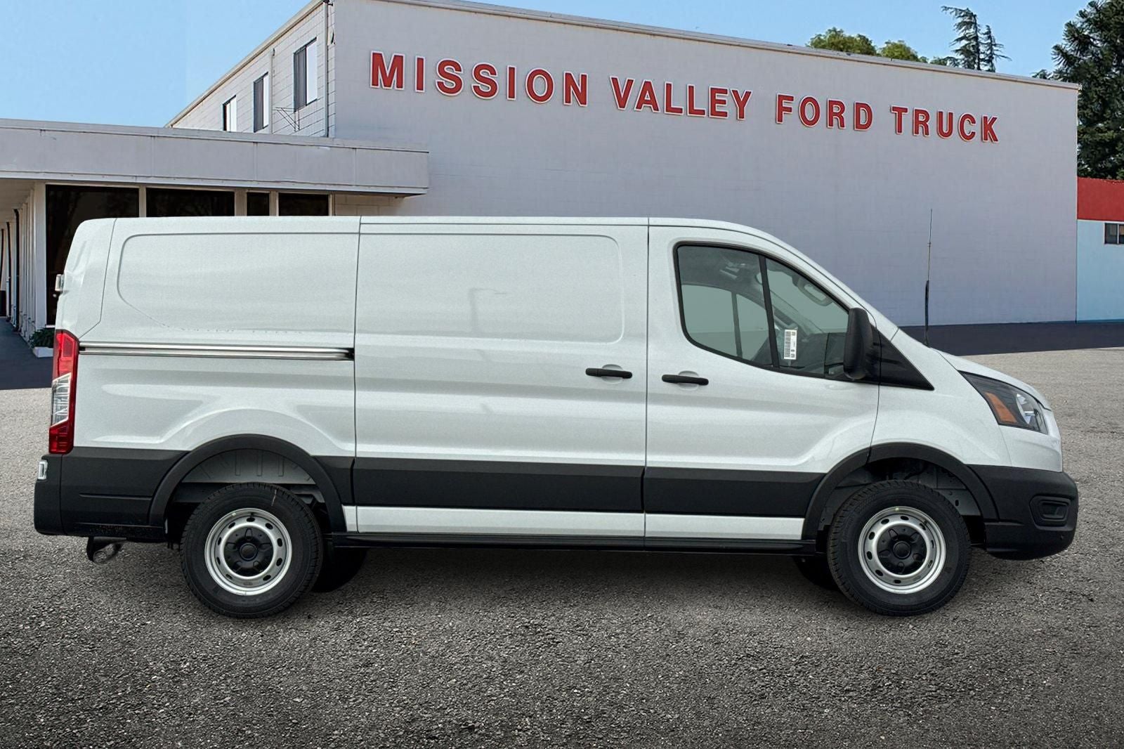 2026 Ford Transit-250 Base