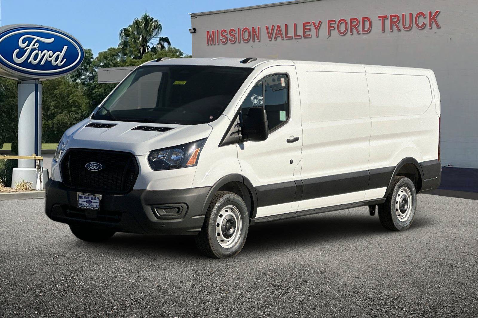 2027 Ford Transit-250 Base
