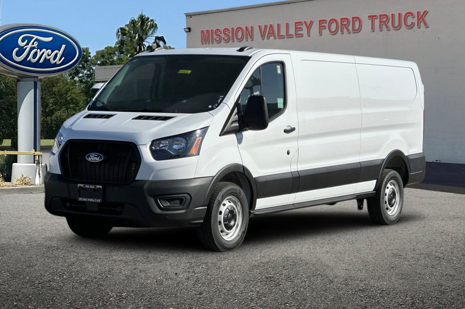 2027 Ford Transit-250 Base