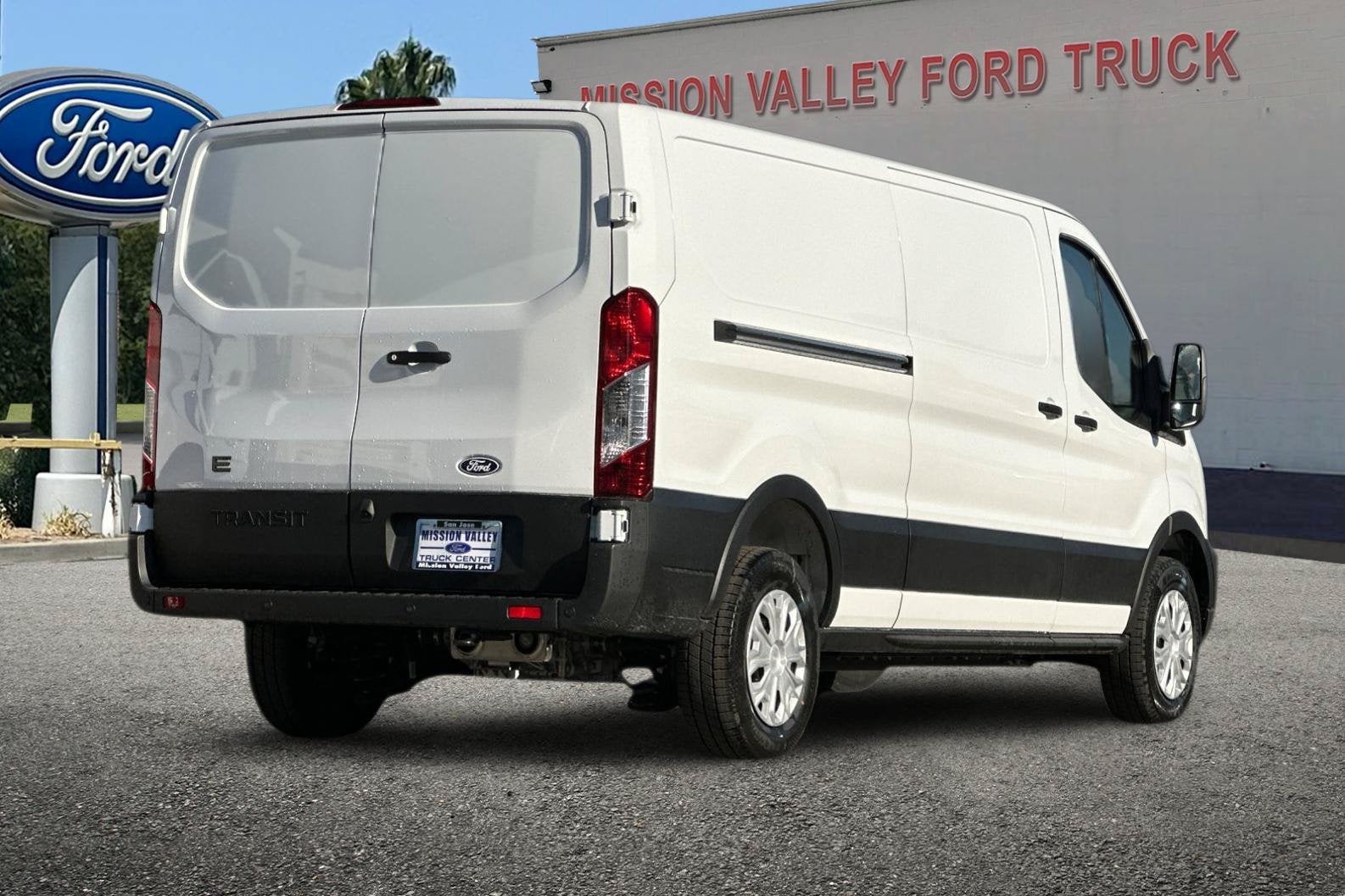 2027 Ford E-Transit-350 Base